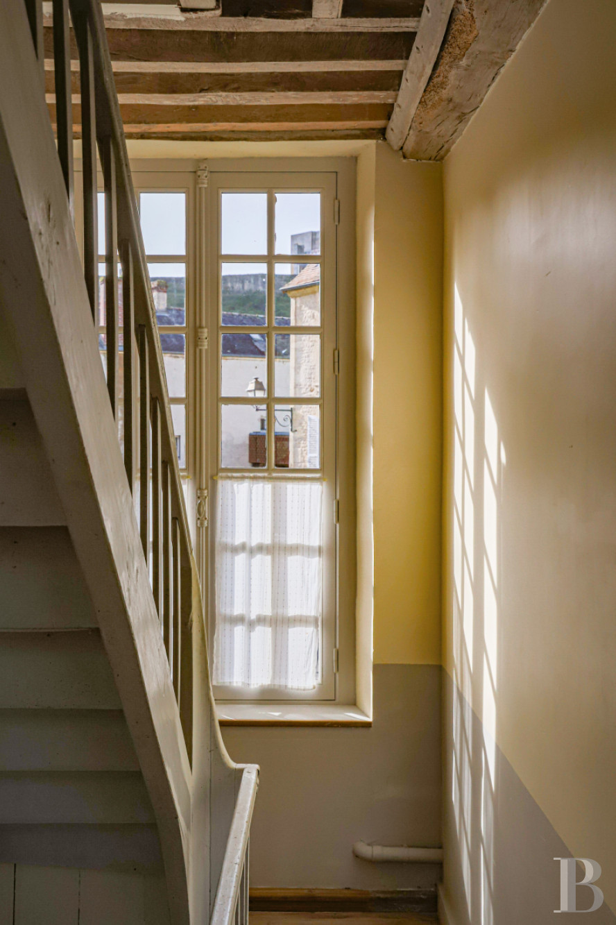 En Normandie, à Falaise, une maison des 17e et 18e siècles au cœur d’un quartier historique - photo  n°20
